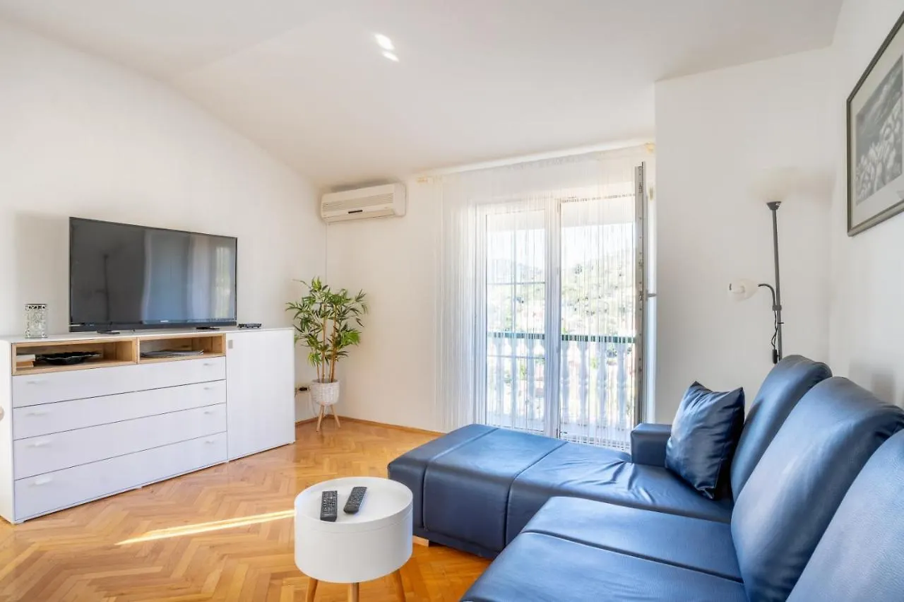 Apartment In Sali With Sea View, Balcony, Air Conditioning, Wi-Fi 0*,