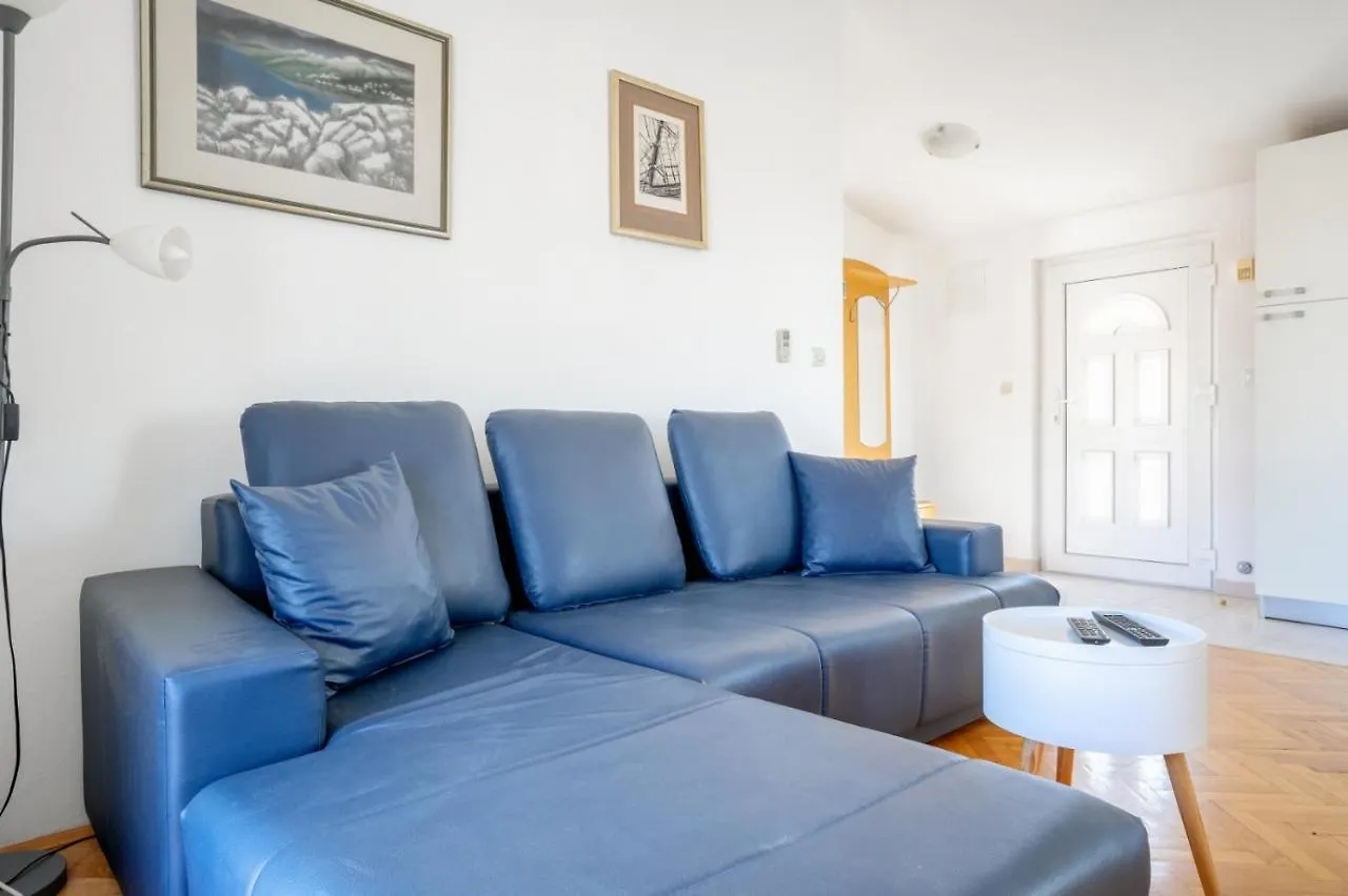 Apartment In Sali With Sea View, Balcony, Air Conditioning, Wi-Fi