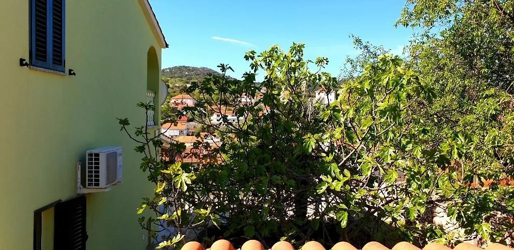 Apartment In Sali With Sea View, Balcony, Air Conditioning, Wi-Fi