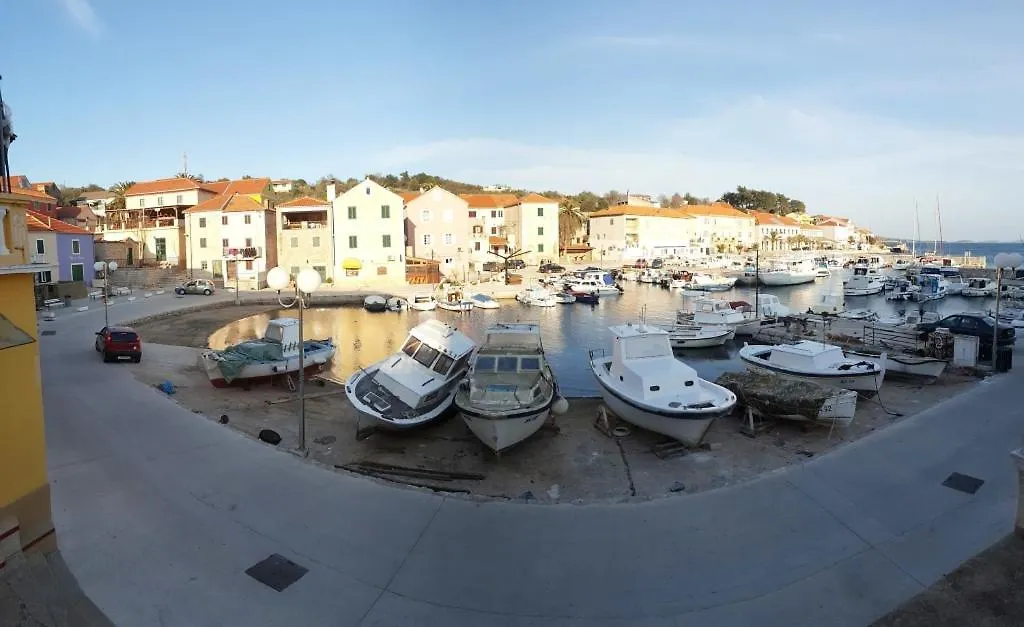 Apartment In Sali With Sea View, Balcony, Air Conditioning, Wi-Fi